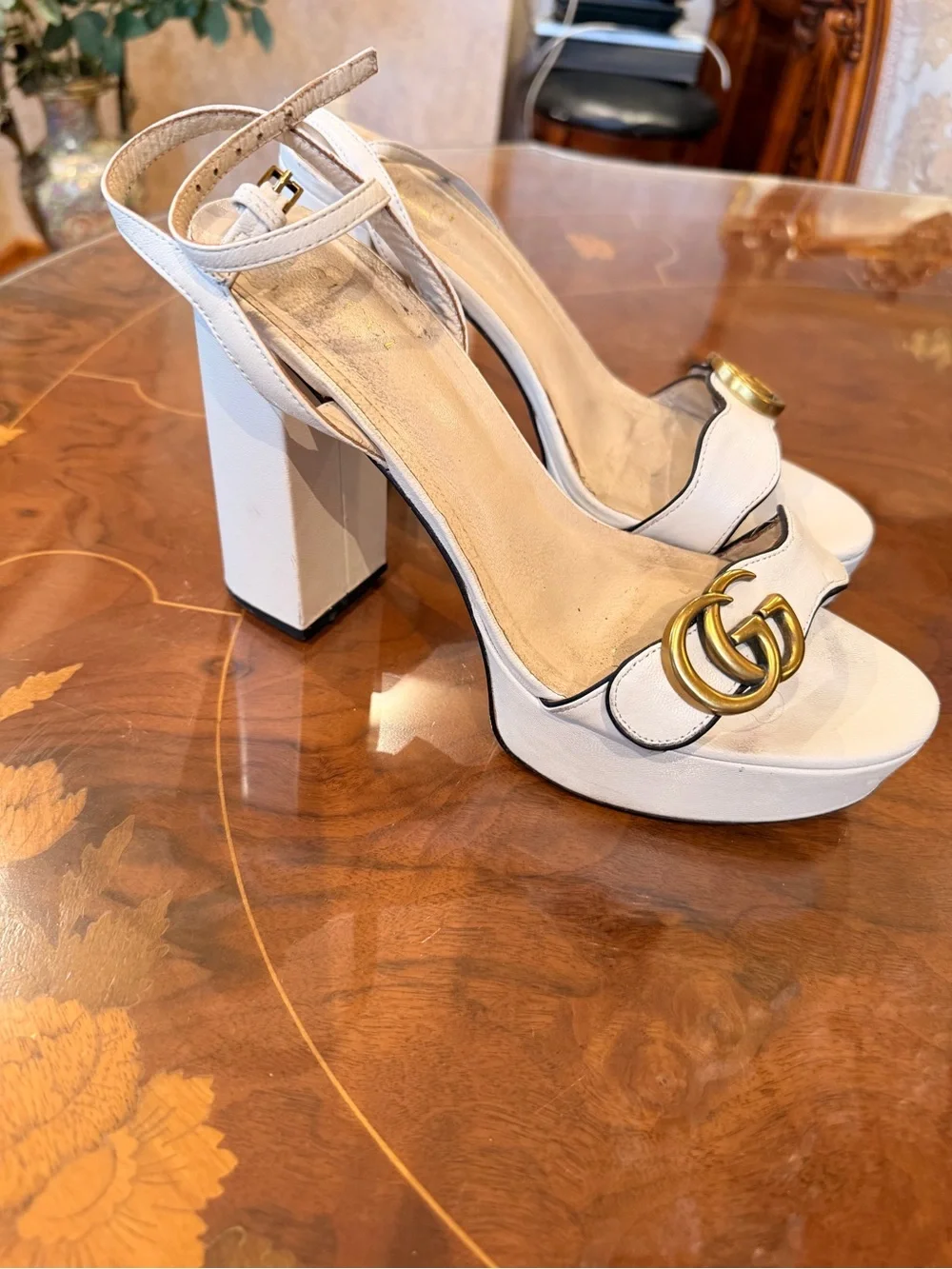 Gucci Cream Leather Block Heel Sandals with Gold Double G Sz 9.5